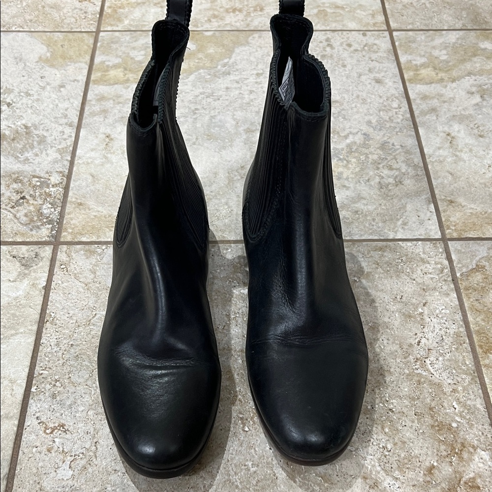 UGG Australia Leather Boots